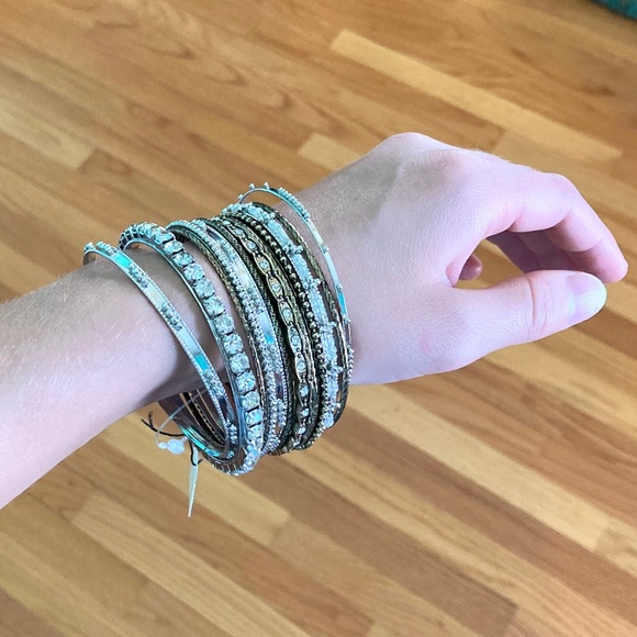 Women’s new with tags set of 12 fun and feminine bangle bracelets, sparkly bling - Picture 4 of 11